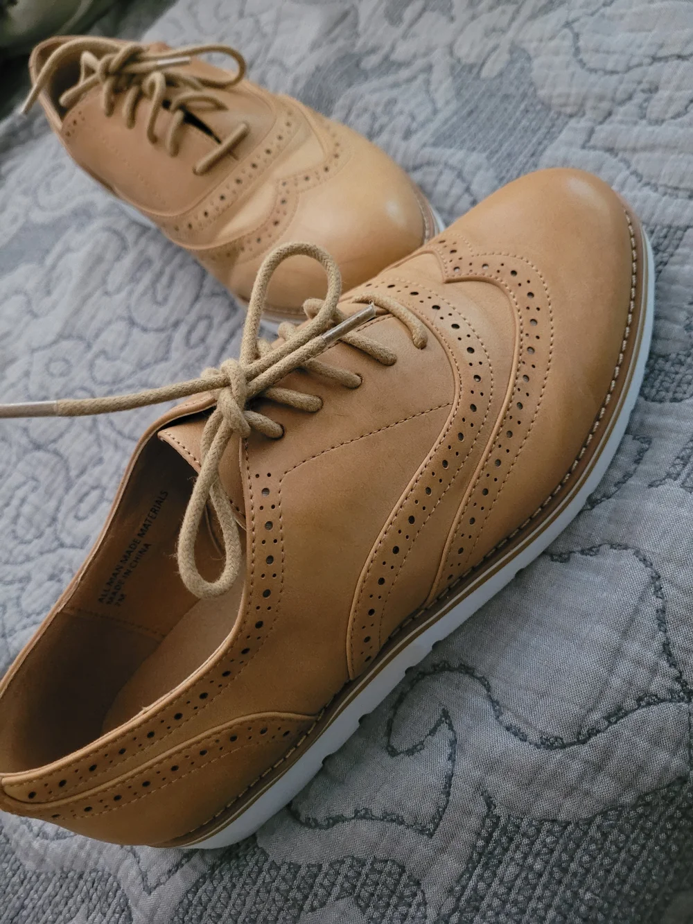 Tan Women's Wingtip Oxford Lace-Up Shoes